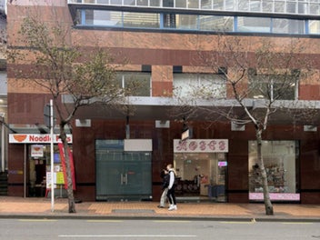 Image 1 of 5