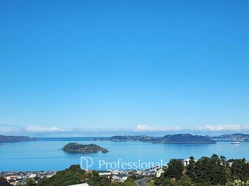 Harbour views and family flexibility