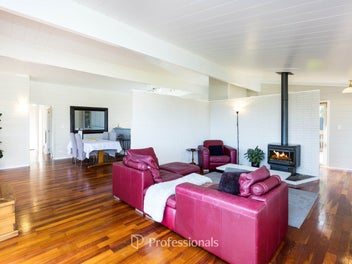 Harbour views and family flexibility