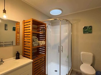 2 bedroom Te Anau cottage on 2400m²