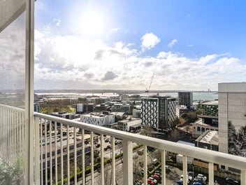 Oversized one bedroom with carpark & views