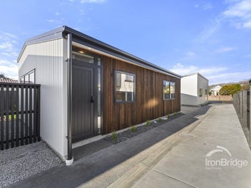 Luxury, Spacious And In Zone!