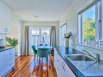 A fully renovated, warm and dry 1960’s gem