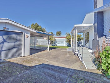 A fully renovated, warm and dry 1960’s gem