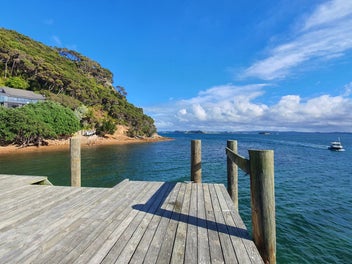 Private Waterfront. Endless Views...