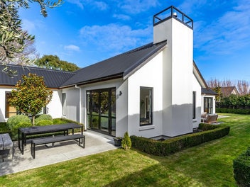 Exceptional Springlands property