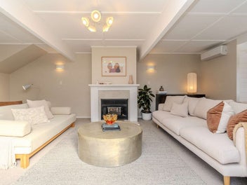 RENOVATED FAMILY HOME WITH POOL