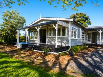 Sheds Might Sell It. House Will Make You Stay