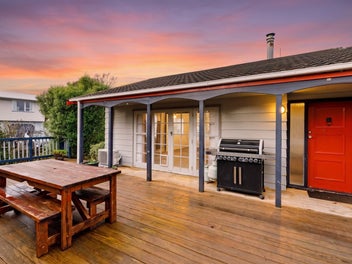 Sun-Drenched Family Living in Totara Park