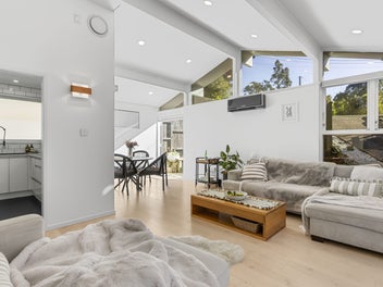 Mid Century Mod |Titirangi Vibes