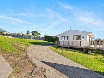 Sun-Soaked 1,388sqm with Big Vision Potential