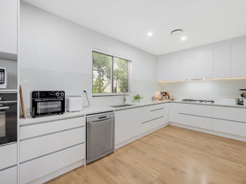 Spacious and private in the heart of Howick