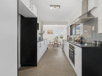 Renovated Brick & Tile on 749sqm!