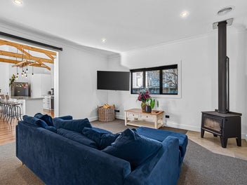 Versatile Near-New Martinborough Haven