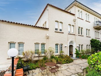 Estate Sale: Spacious Art Deco Lock-n-Leave