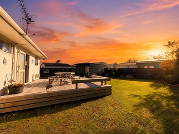 Comfortable Family Living with Exceptional Sheddin