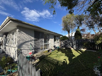 Image 1 of 7