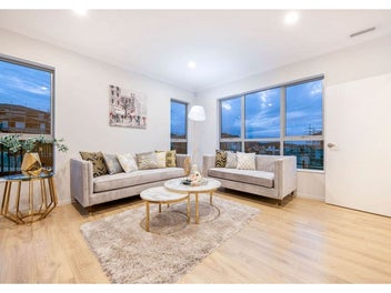 THE GRAND KING SIZE HOUSE UP FOR ONE LUCKY BUYER