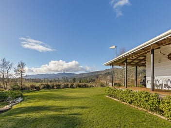 Productive Living with Outstanding Rural Views