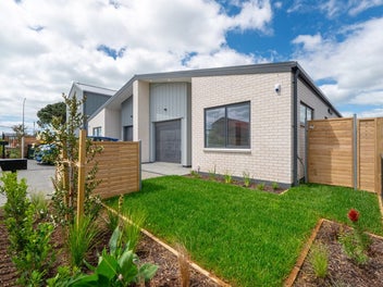 Single Level Luxury Designed for Effortless Living