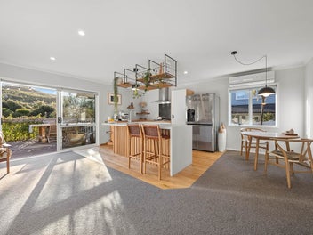Picture Perfect in the Heart of Riverhead