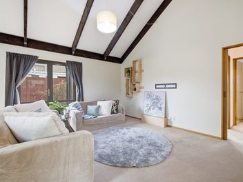 Convenient Living in Cashmere Zone