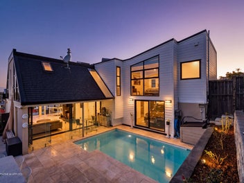 Seaview From Any rooms and Sunlight at any Angle
