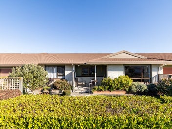 Spacious Townhouse Close to the Hospital