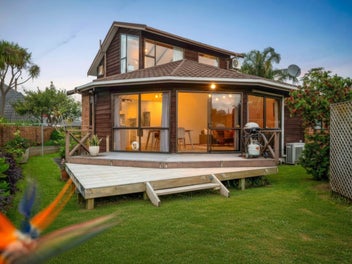 Waterfront Gem - Every Day’s a Holiday