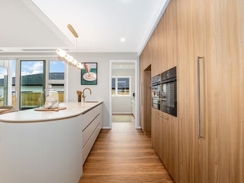 A Masterpiece of Modern Design! AUCTION