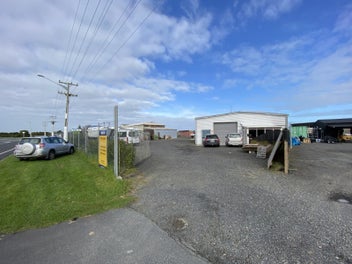 Image 1 of 7
