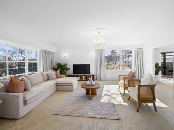 PRIME LOCATION, SPACE & SOLID BRICK APPEAL