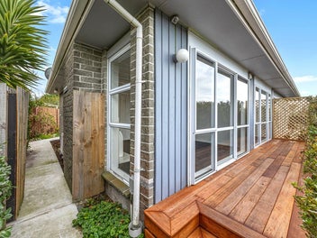 Location, Lifestyle & An Opportunity!!