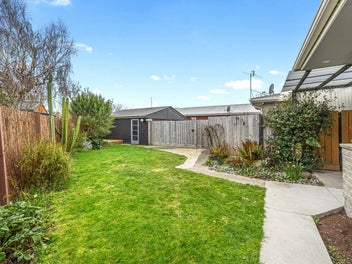 Location, Lifestyle & An Opportunity!!