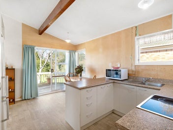 Endless Potential on a Generous 809m² Section