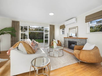 Family Living, Bays Lifestyle, Walk to the Village