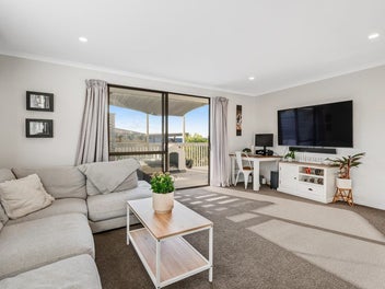 Modern Living, Prime Location, BE QUICK!