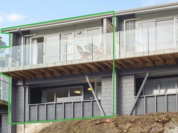 RENOVATED, READY & PERFECTLY POSITIONED