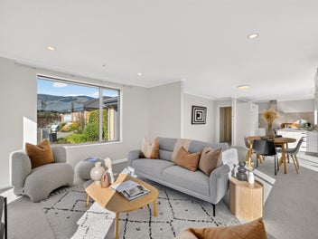 Central Stoke Townhouse Excellence