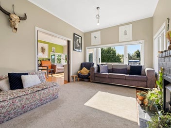 Discover a Classic 1950s Grey Lynn Bungalow