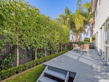 Coastal Living in Central Auckland!
