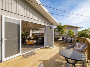 The Perfect Family Home in Popular Dodson Valley