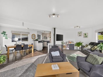 The Perfect Family Home in Popular Dodson Valley