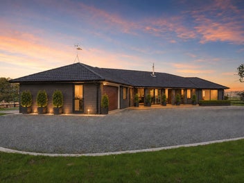 Lifestyle, Freedom, Space & Family Living