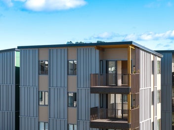 Top-Floor Living, All-Day Sun!