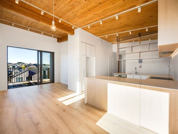 Top-Floor Living, All-Day Sun!