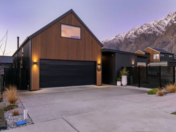 Elevated family living with income