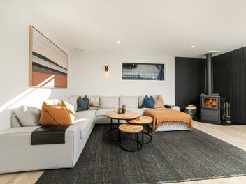 Elevated family living with income