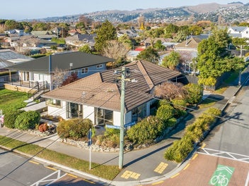 Estate wants sold - three bedrooms, easy living