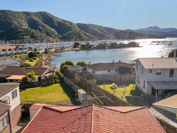 Sweet Home Waikawa Bay